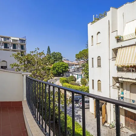 Mary's * 지아르디니낙소스