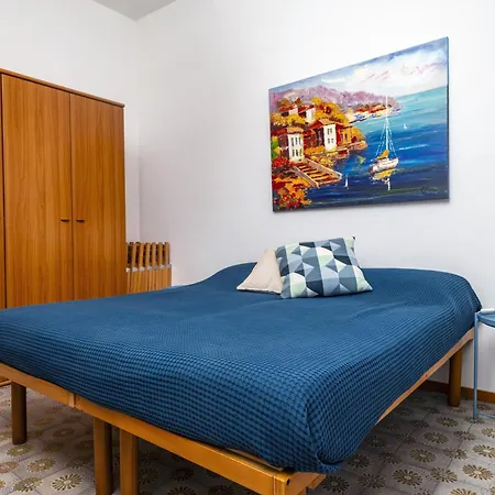 Mary's * 贾迪尼-纳克索斯